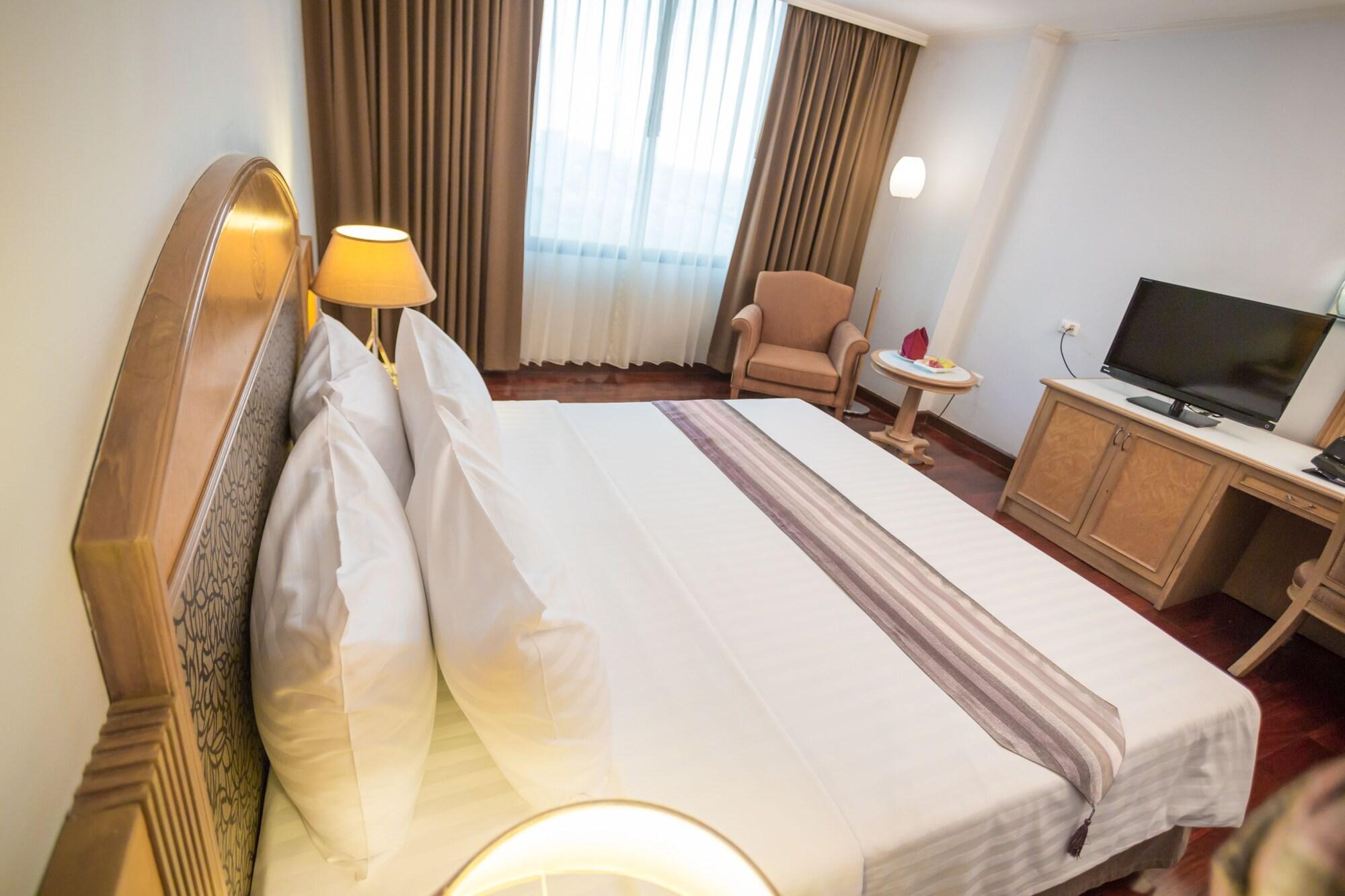 Grand Tower Inn Rama 6 Bangkok Luaran gambar