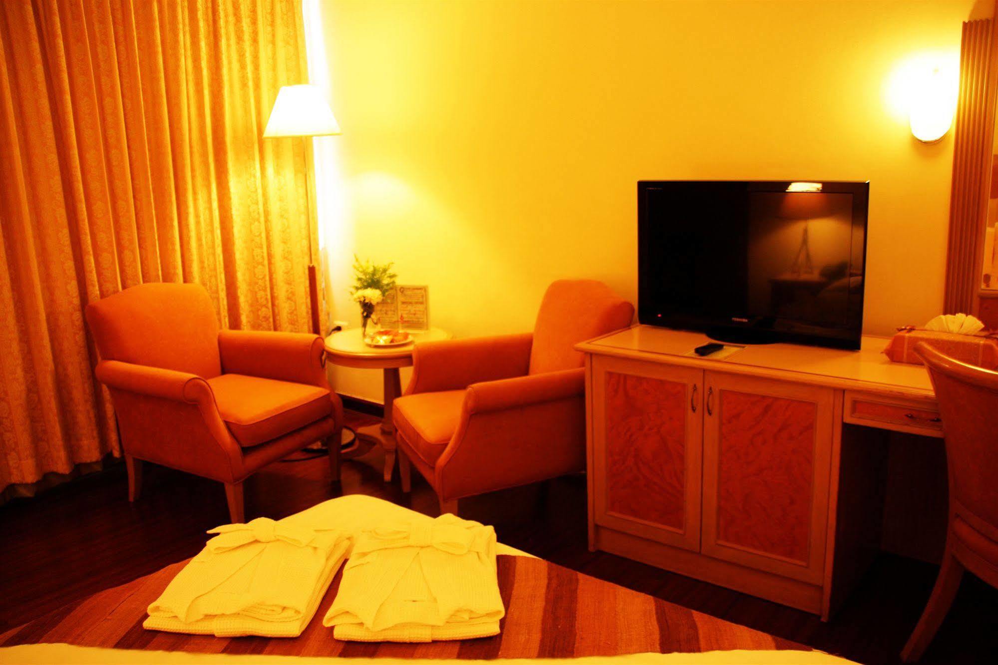 Grand Tower Inn Rama 6 Bangkok Luaran gambar