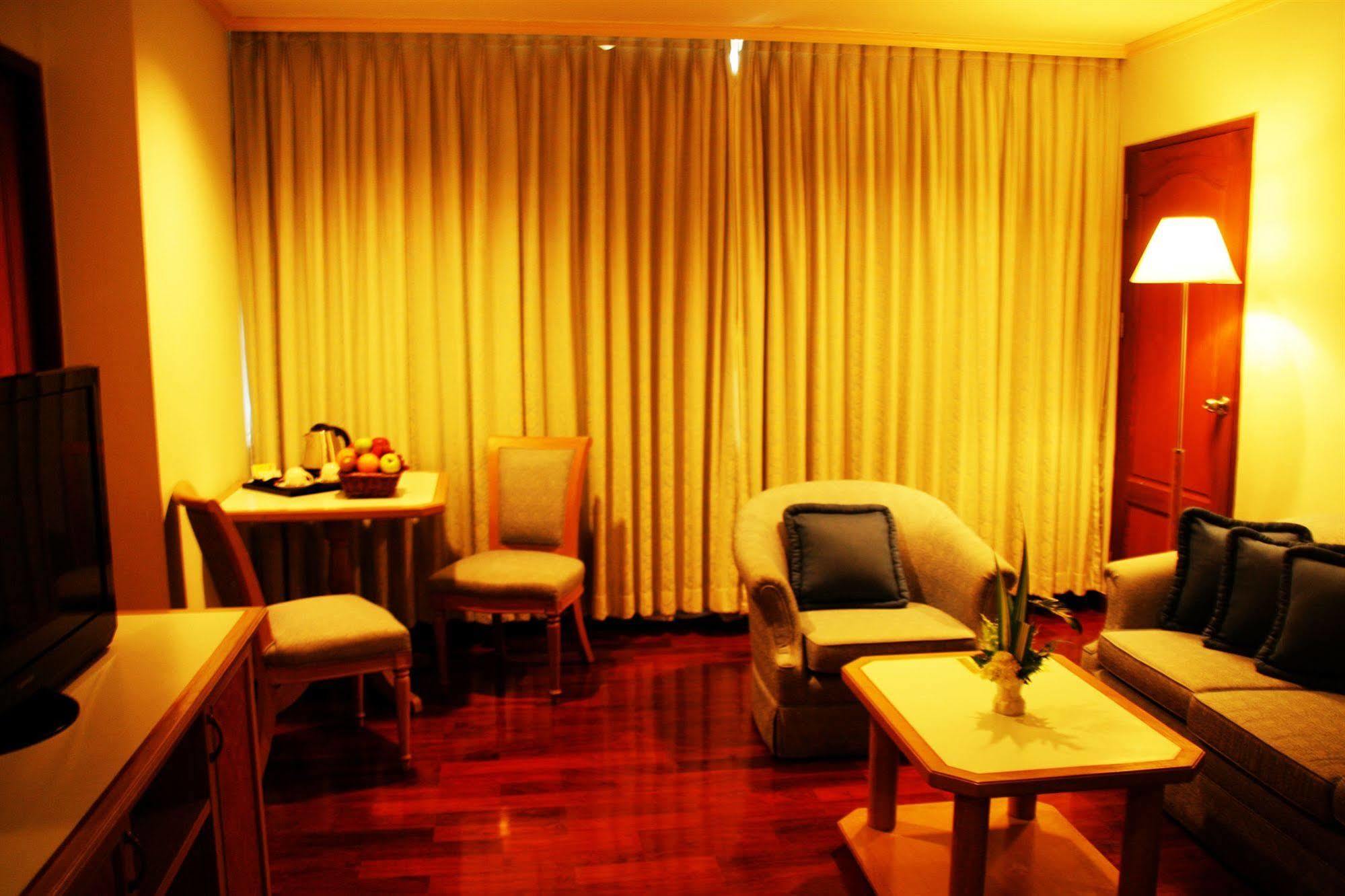 Grand Tower Inn Rama 6 Bangkok Luaran gambar
